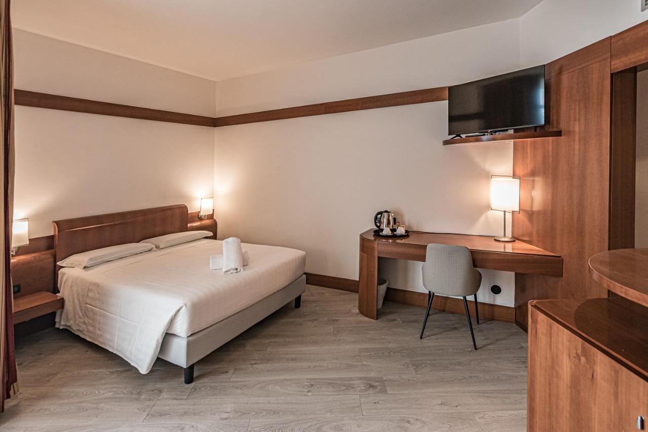 BB Hotels Smarthotel Re Milano Nord Sesto San Giovanni Buitenkant foto