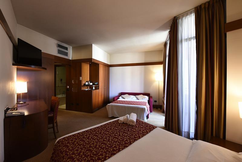 BB Hotels Smarthotel Re Milano Nord Sesto San Giovanni Buitenkant foto